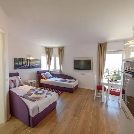 Vesna Studio 5 Апартаменти